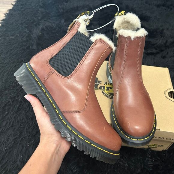 DR MARTENS 2976 leonore leather fur ankle Chelsea boots booties shoes sz 8 new - Picture 8 of 9